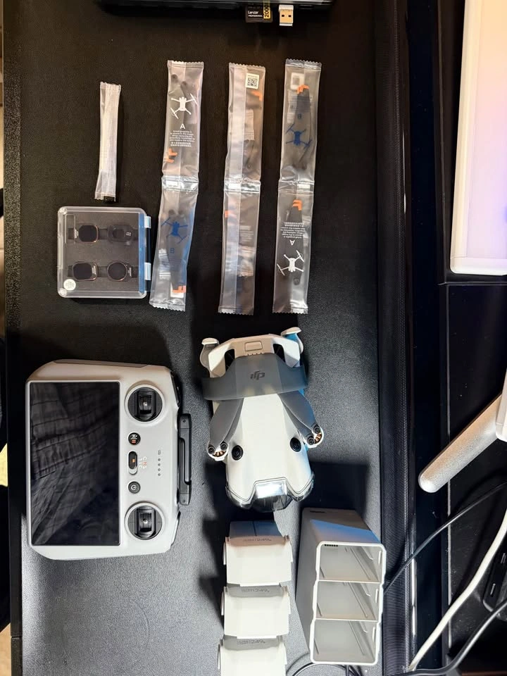 DJI MINI 4 FLY MORE COMBO - photo 3