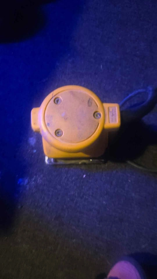 DEWALT 1/4 Sheet Palm Sander - photo 2