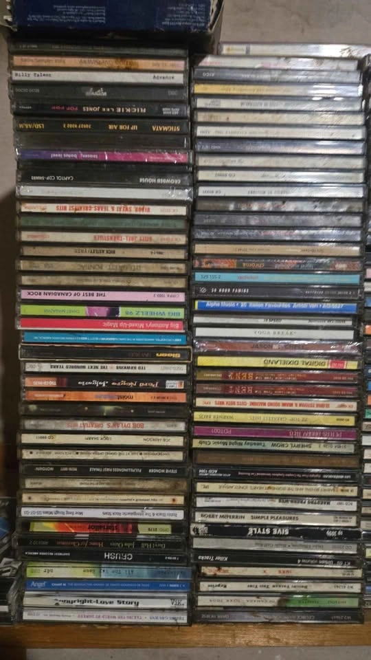 Huge Classic Rock & 90s Pop CD Collection (150+ Discs) - photo 2