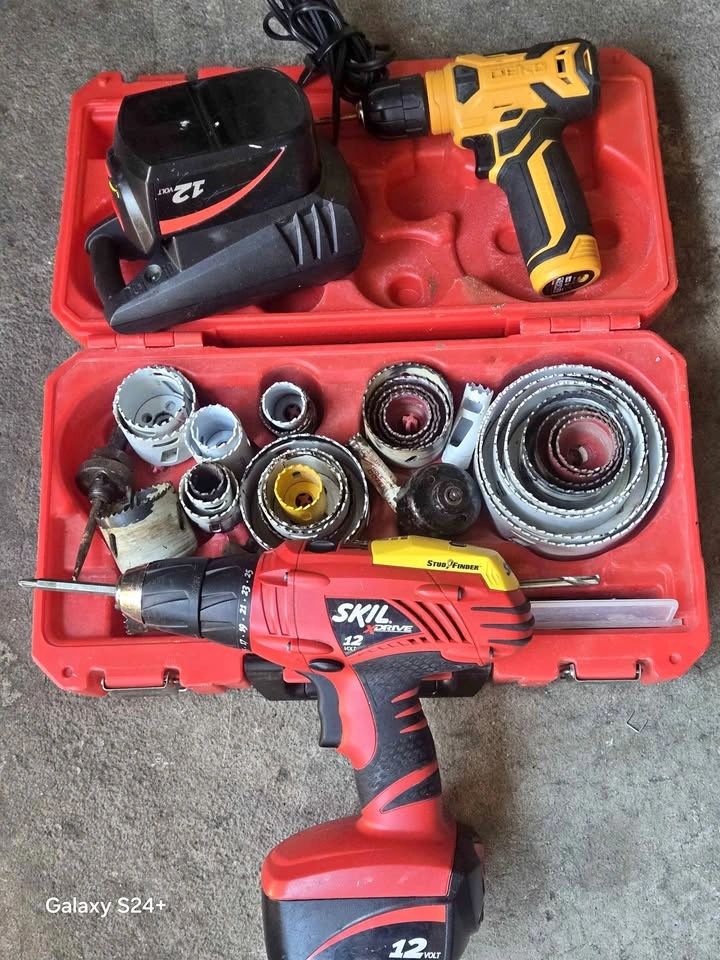 Milwaukee Hole Saw Kit & 2 Cordless Drills Tool Bundle