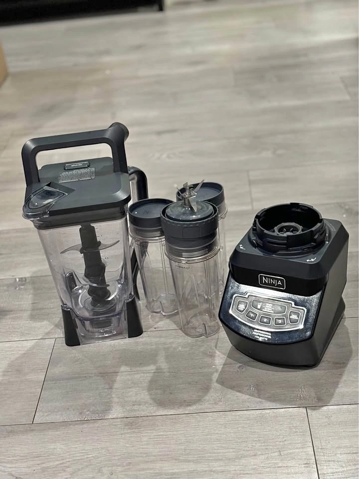 Ninja Professional 1100W Blender with Nutri Ninja Cups