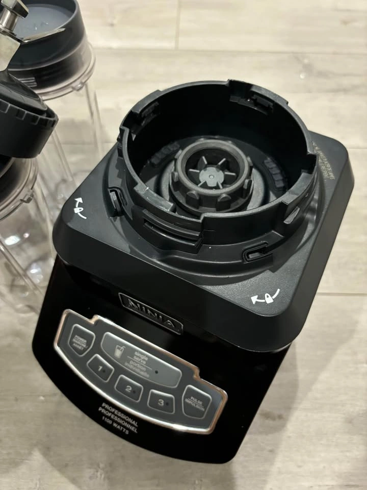Ninja Professional 1100W Blender with Nutri Ninja Cups - photo 4