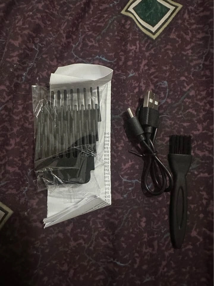 Electric trimmer transparent body battery operated - photo 3