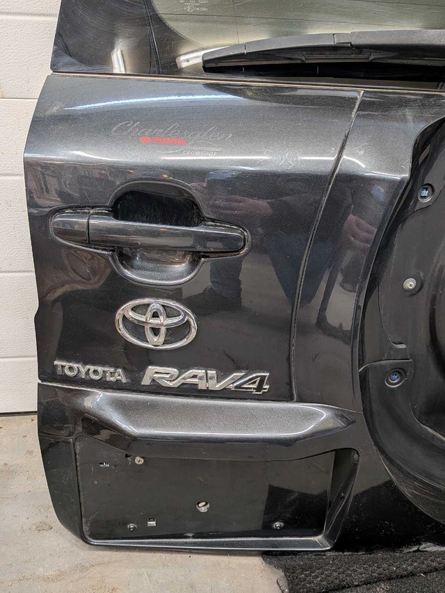 RAV4 3rd Gen Trunk Door 2006 thru 2012 - photo 2