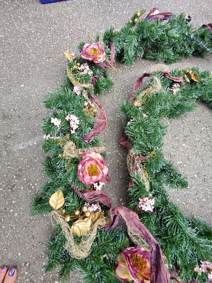 Vintage, sturdy, decorative garland. 2 pieces. 7.5 ft each.