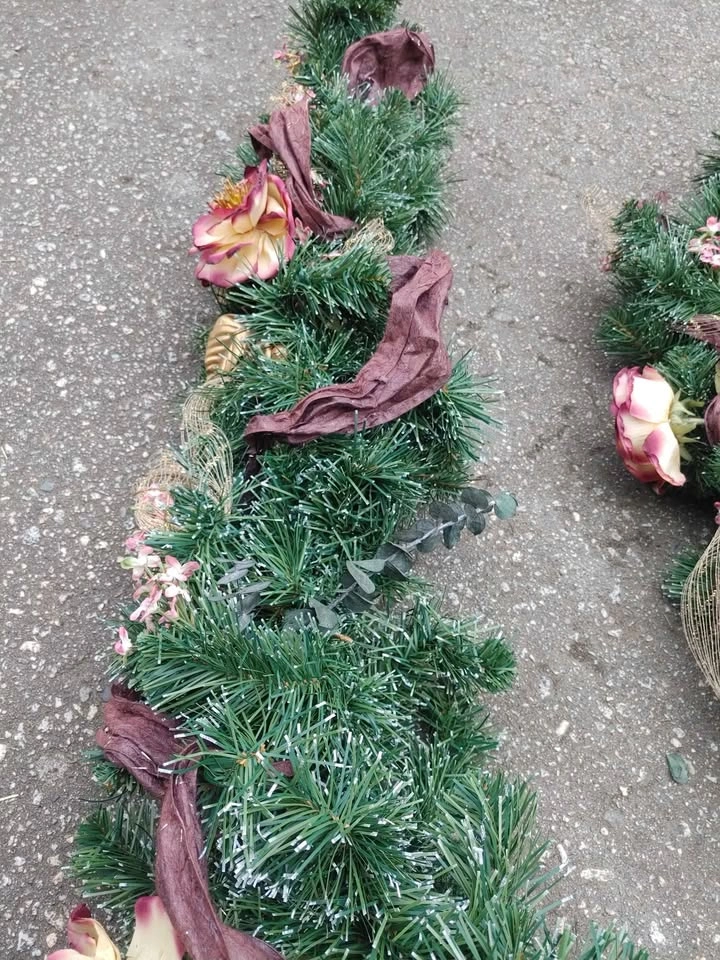 Vintage, sturdy, decorative garland. 2 pieces. 7.5 ft each. - photo 5