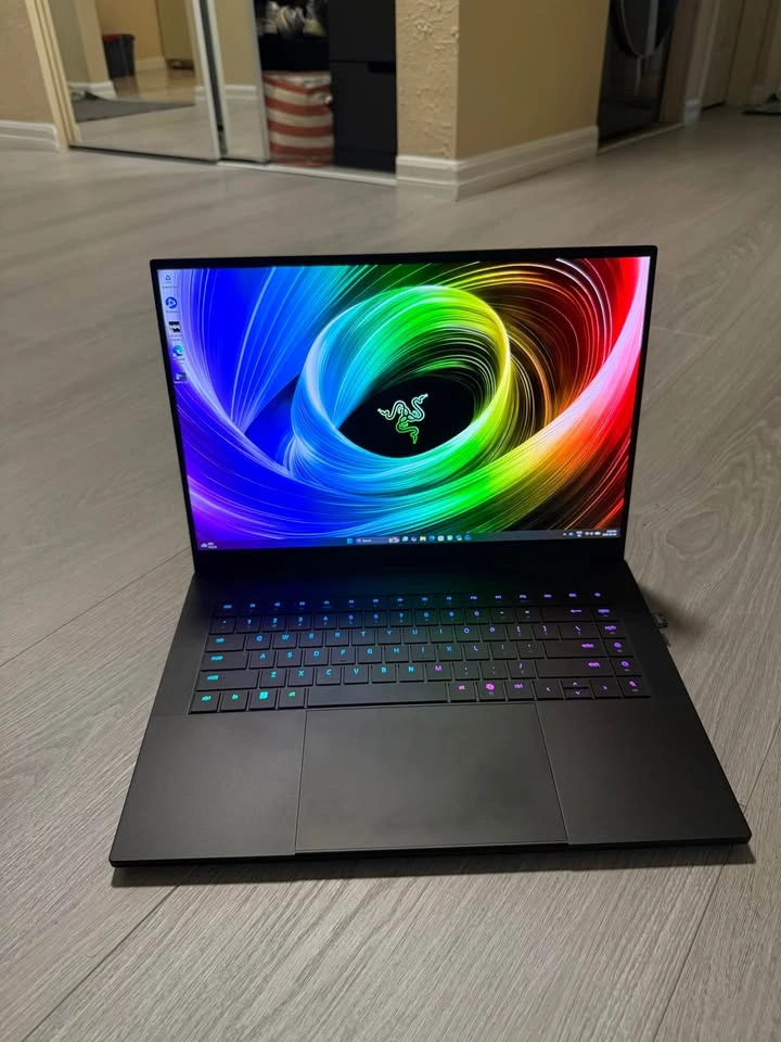 Razer Blade 16 Nvidia RTX5090 - photo 4