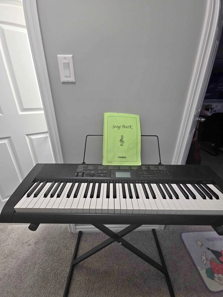 Casio CTK-1100 Electronic Keyboard