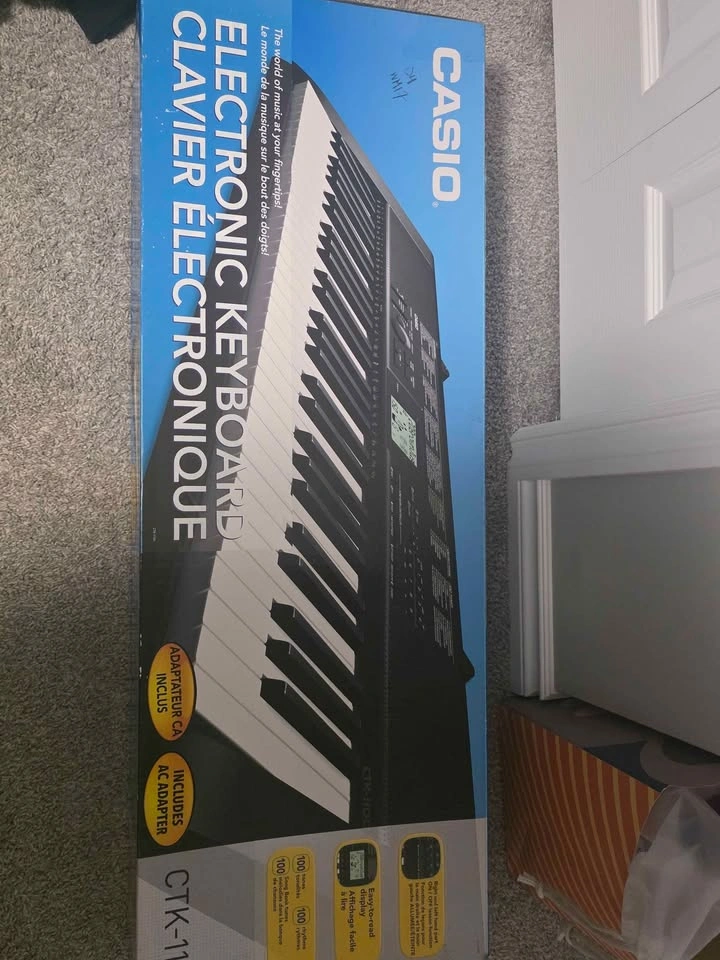 Casio CTK-1100 Electronic Keyboard - photo 2