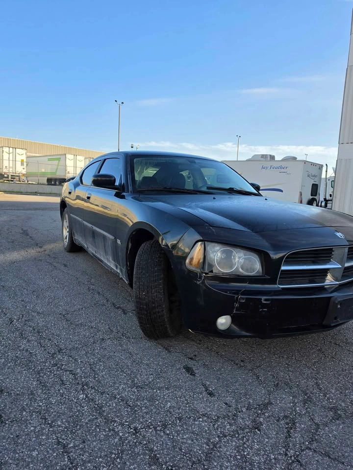 2010 Dodge Charger - photo 2