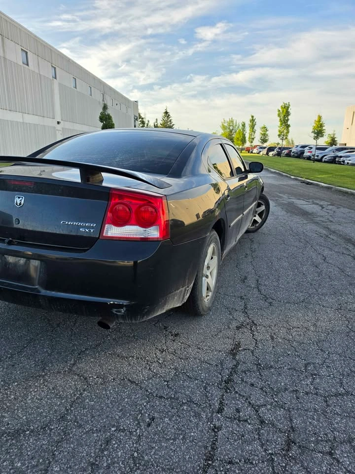 2010 Dodge Charger - photo 3