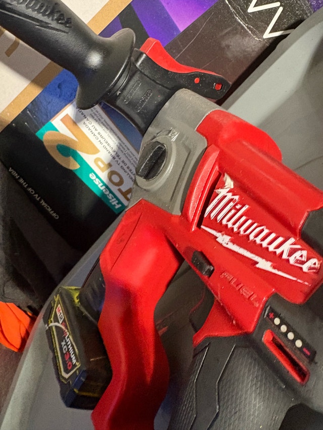 Milwaukee M12 FUEL Rotary Hammer