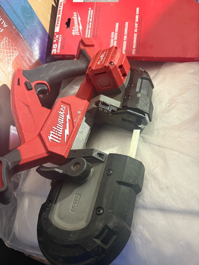 Milwaukee M18 FUEL Compact Band Saw