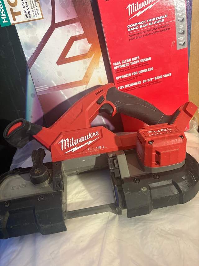 Milwaukee M18 FUEL Compact Band Saw - photo 2