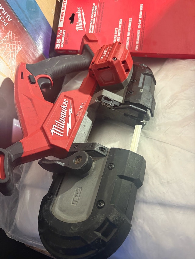 Milwaukee M18 FUEL Compact Band Saw - photo 4