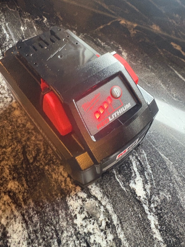 Milwaukee M18 REDLITHIUM HIGH OUTPUT XC6.0 Battery - photo 2