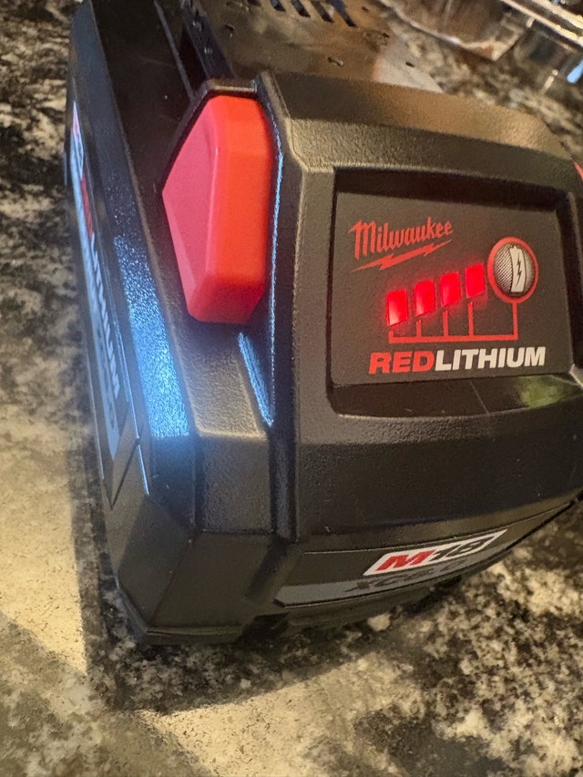 Milwaukee M18 REDLITHIUM HIGH OUTPUT XC6.0 Battery - photo 3