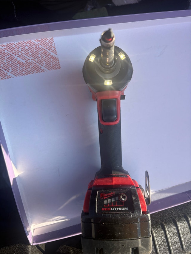 Milwaukee M18 Fuel Impact Driver - photo 2