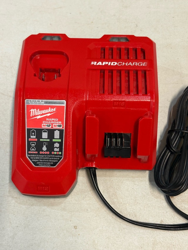 Milwaukee M12/M18 Charger