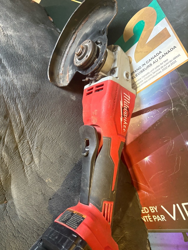 Milwaukee Angle Grinder - photo 3
