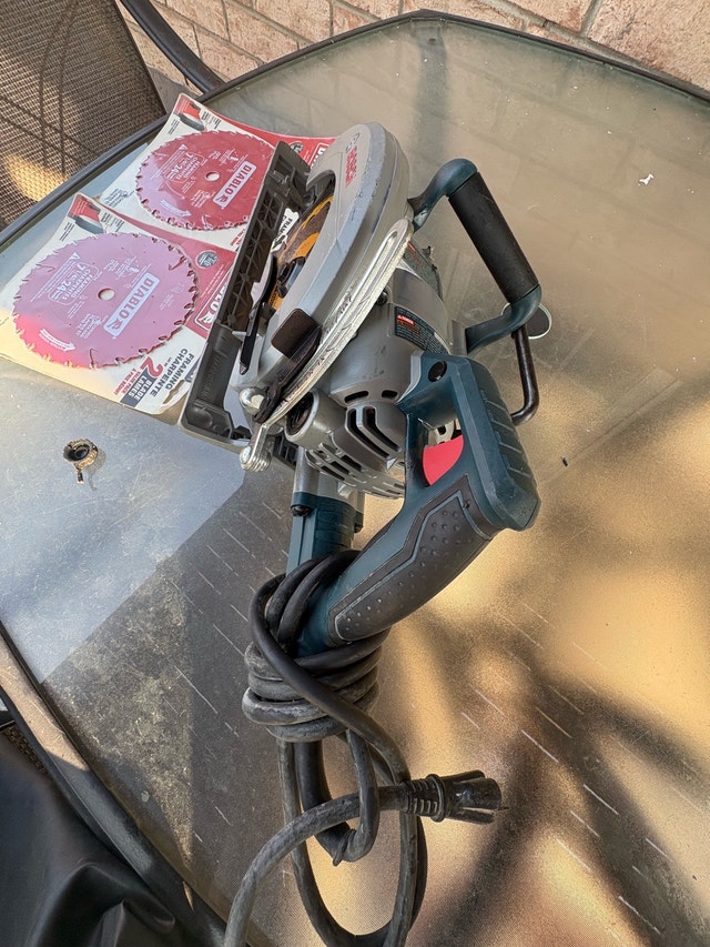 Bosch Circular Saw - photo 3