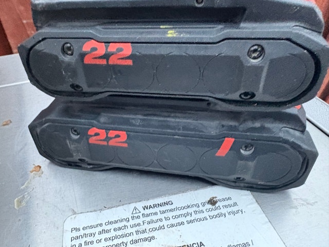 Milwaukee 22 Battery - photo 2