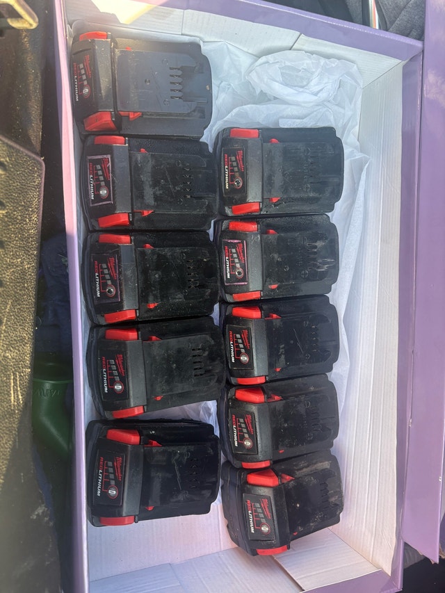 Milwaukee M18 Batteries - photo 3