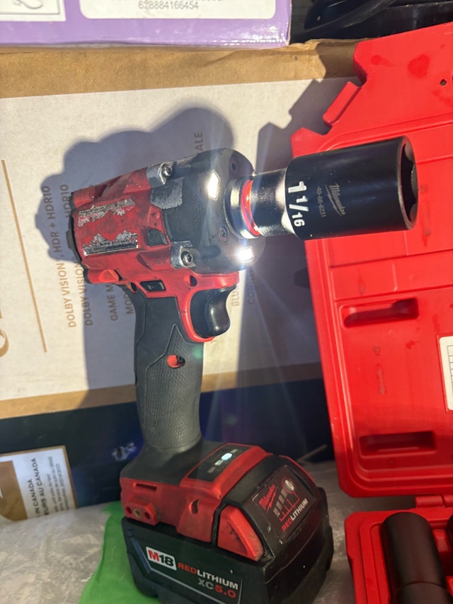 Milwaukee Impact Wrench - photo 2