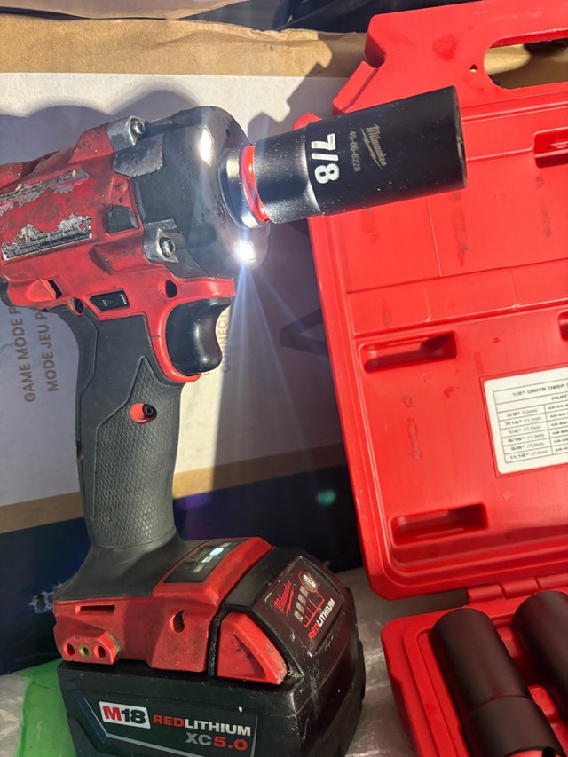 Milwaukee Impact Wrench - photo 3