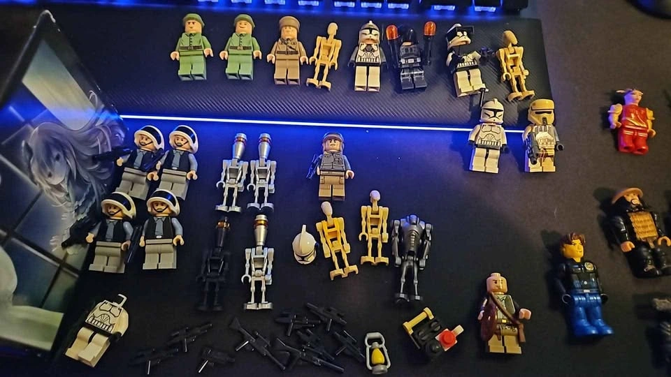 SEND OFFER Lego & Megablocks Mini Figs! - photo 3