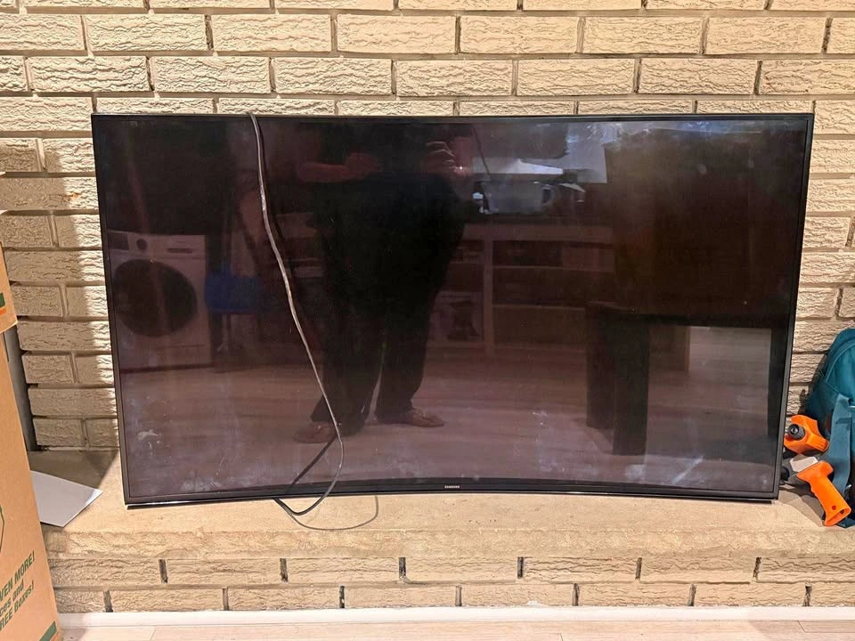 Samsung 55" Curved 4K Smart TV UN55HU7250F