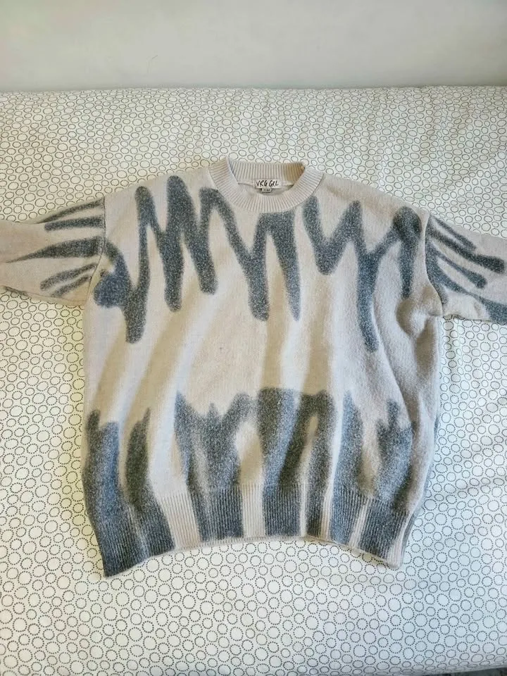 VRG GRL Knit Sweater – Size Medium - photo 2