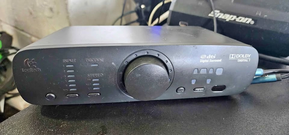 Logitech Z906 - photo 2