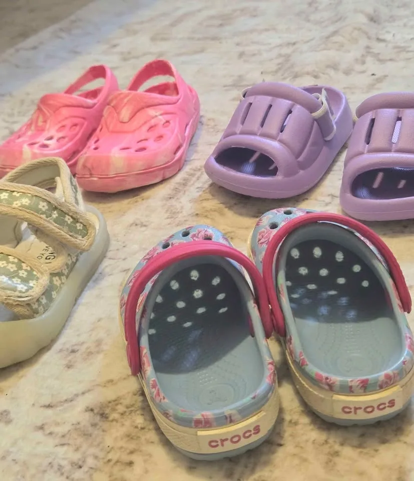 Toddler shoe bundle – Size 5 🌸 - photo 2