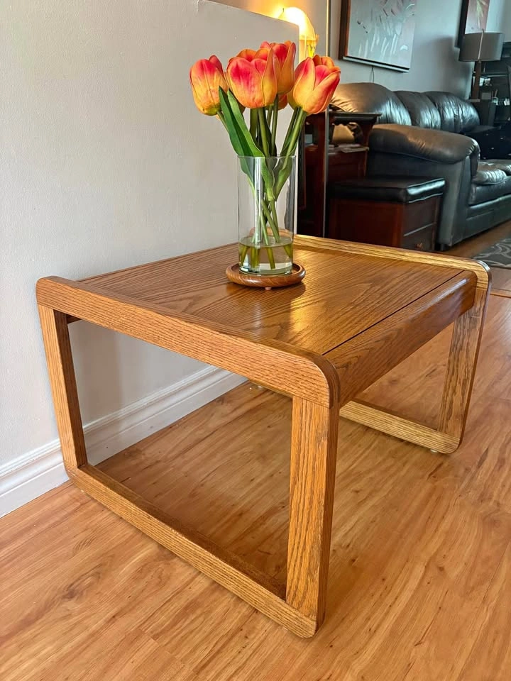 Vintage Mid-Century Modern Style Oak End Table / Side Table