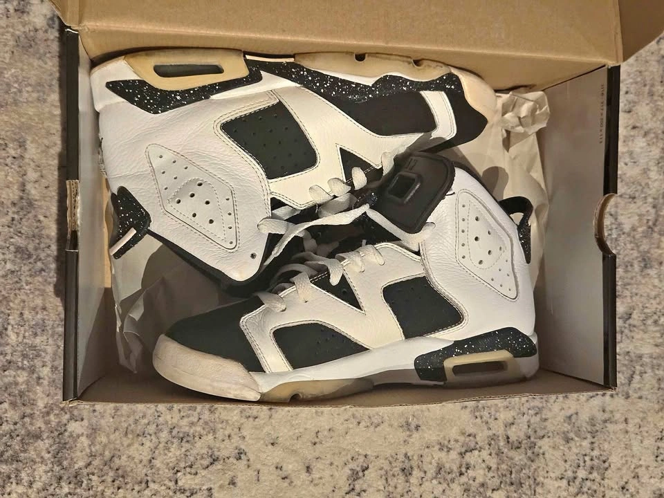 Air Jordan 6 Retro Oreo / Black White - Women's Size 7