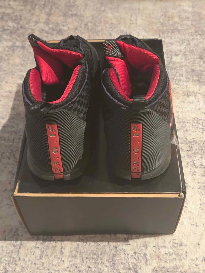Air Jordan 15 Retro Black/Red - photo 4