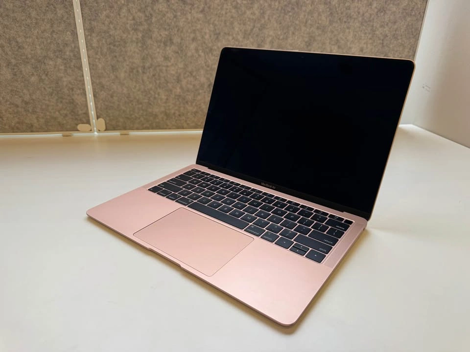 MacBook Air 13” 2019 (Rose Gold) – Excellent Condition! - photo 2