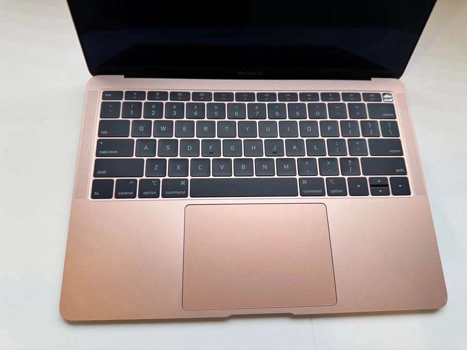 MacBook Air 13” 2019 (Rose Gold) – Excellent Condition! - photo 4