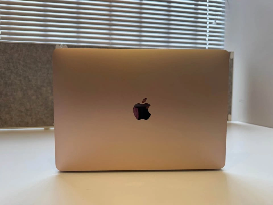 MacBook Air 13” 2019 (Rose Gold) – Excellent Condition! - photo 5