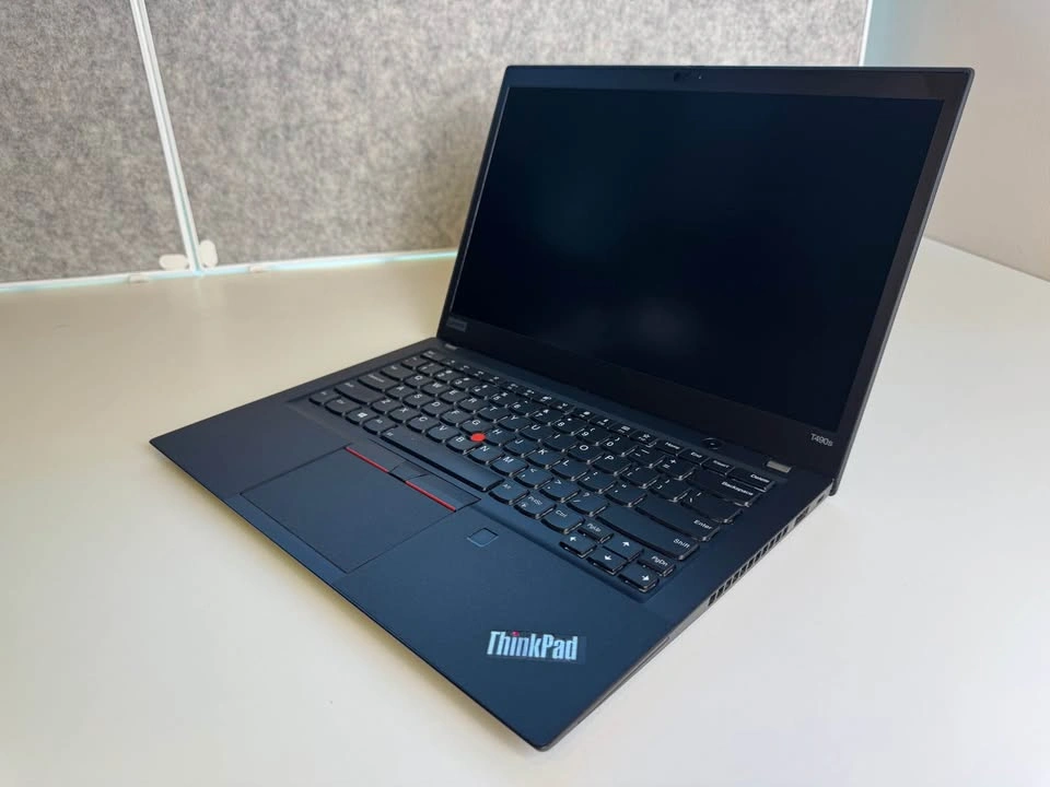 Lenovo ThinkPad T490s - photo 2