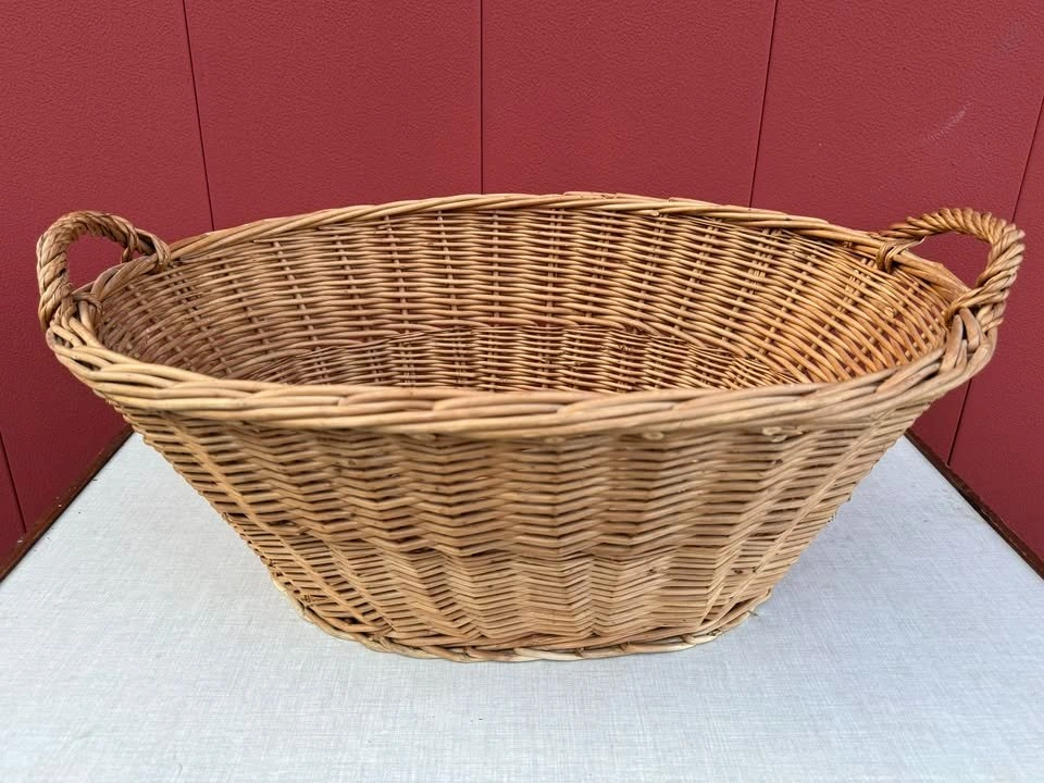 Large Wicker Basket/ Laundry Basket