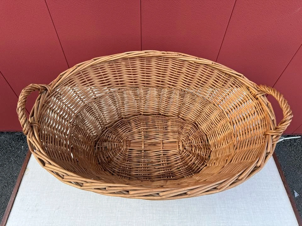 Large Wicker Basket/ Laundry Basket - photo 2