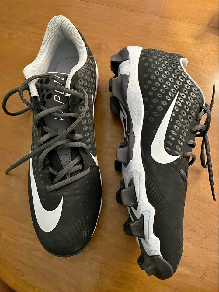 Size 12 US Men’s Nike Vapor Football Cleats
