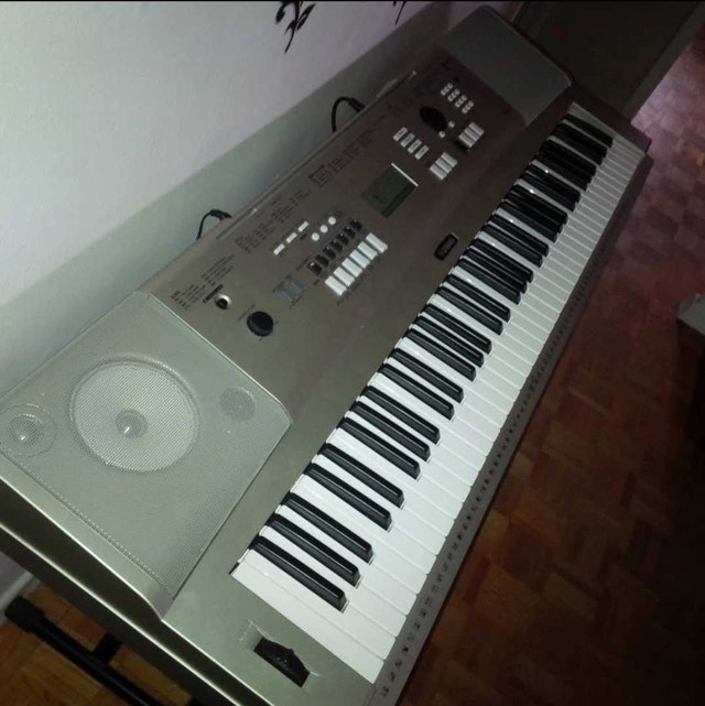 Yamaha YPG-235 / DGX-230 Portable Digital Piano Keyboard