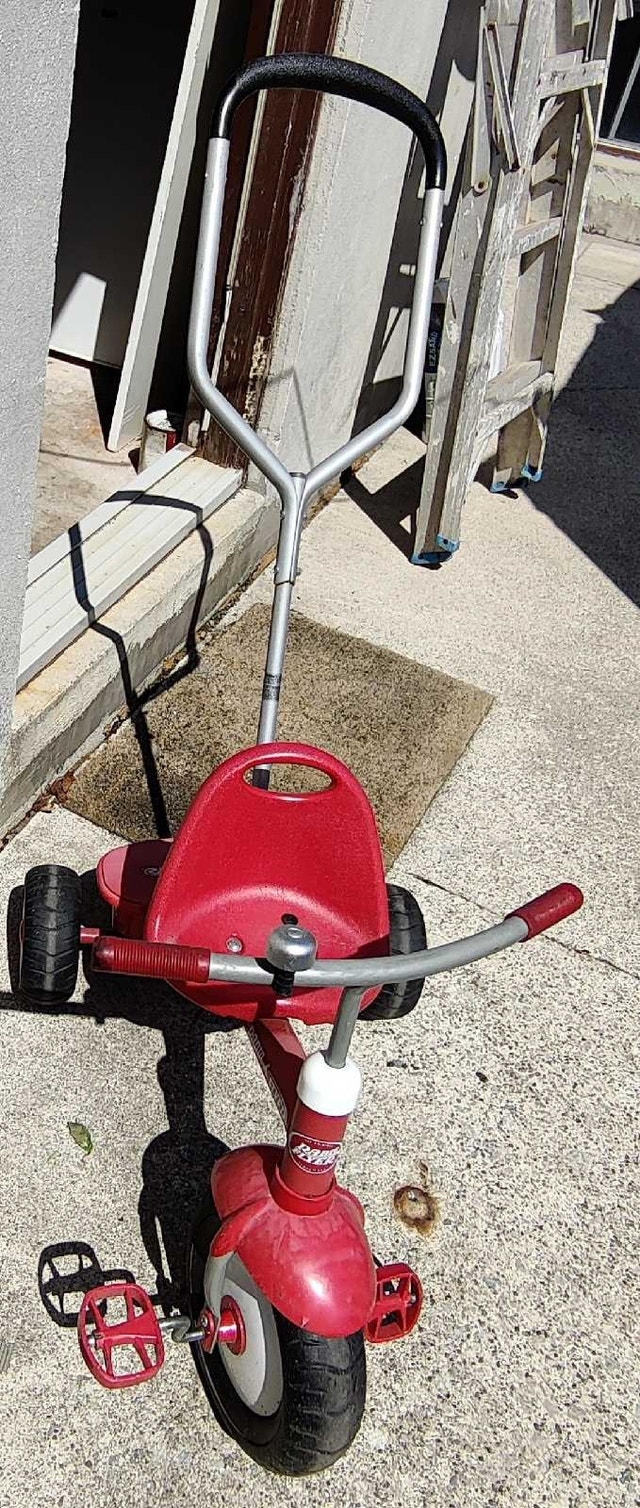 Radio Flyer Tricycle - photo 2