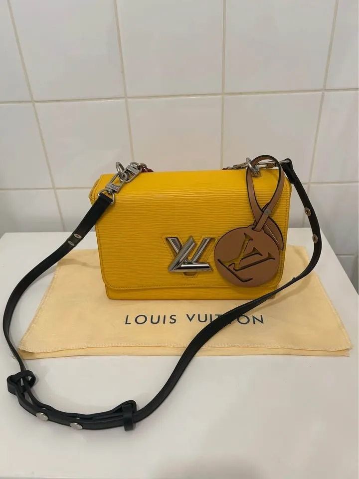 Louis Vuitton Yellow Epi Leather Twist Shoulder Bag - photo 2