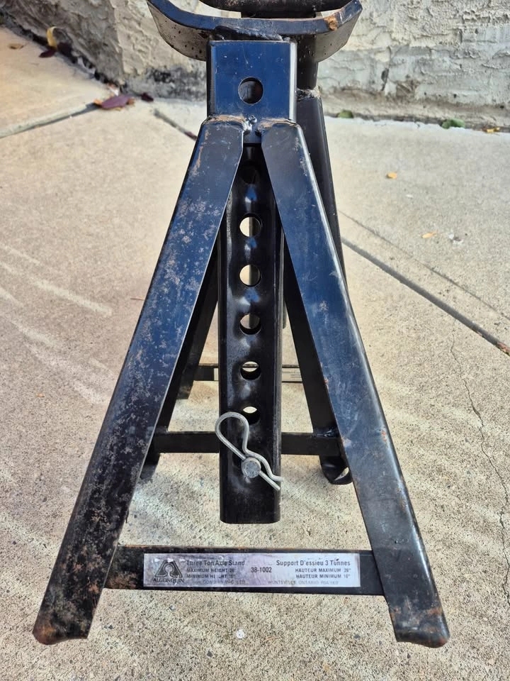 Algonquin 3 TON Axle Stands - photo 2