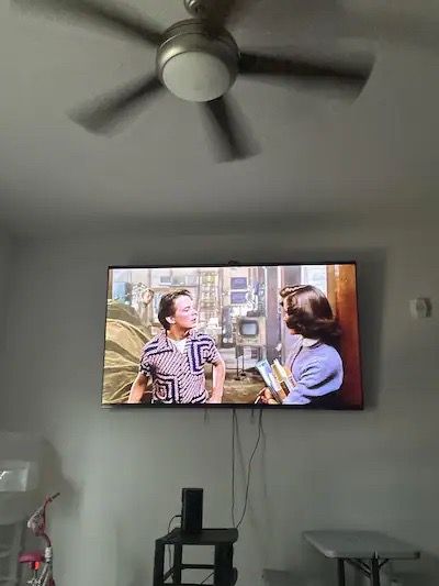 Samsung 85” Crystal UHD 4K Smart TV - photo 2