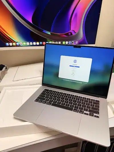 Apple MacBook Air 15.3” M5 Laptop - Silver (16GB/512GB/macOS) - photo 2
